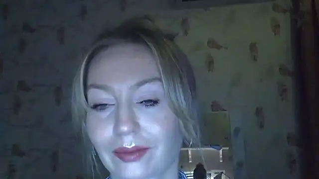 Snapshot of ZarinaSwift chatting on November 2025 04:37:01 AM ZarinaSwift online show from November 2025 04:37:01 AM