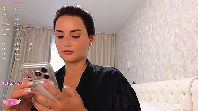LaraSkinny online show from July 2026 01:17:02 PM