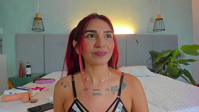 Snapshot of LiaVelez chatting on February 2025 12:54:01 PM LiaVelez online show from February 2025 12:54:01 PM