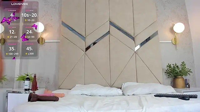 Snapshot of LiaVelez chatting on October 2025 01:42:02 PM LiaVelez online show from October 2025 01:42:02 PM