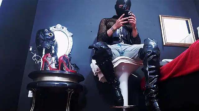 Snapshot of Mistress_dominick chatting on March 2025 08:42:02 PM Mistress dominick online show from March 2025 08:42:02 PM