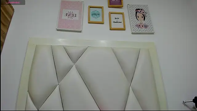 atilanadiaz7 online show from April 2026 05:40:02 PM