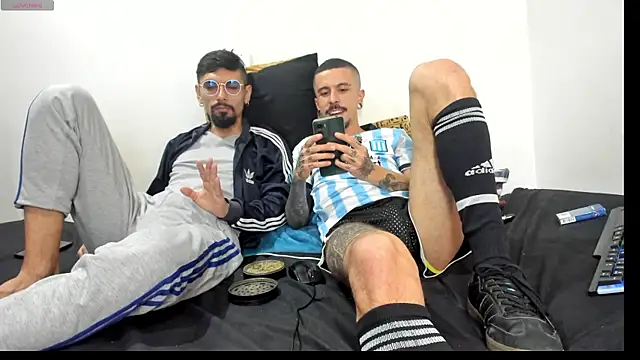 Snapshot of Aaron_BigDickxxx chatting on April 2026 07:08:02 PM Aaron BigDickxxx online show from April 2026 07:08:02 PM