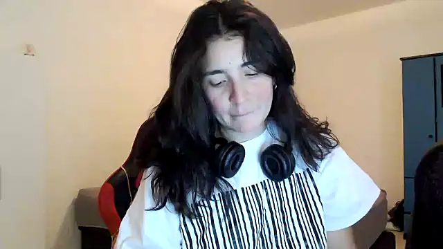 Snapshot of samantha_s69 chatting on January 2025 12:35:01 PM samantha s69 online show from January 2025 12:35:01 PM