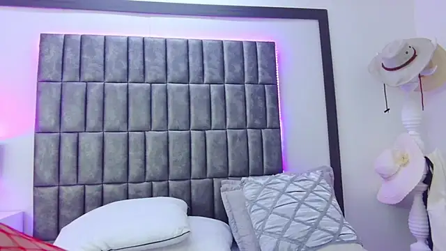 Snapshot of MeryStone chatting on January 2025 04:55:01 AM MeryStone online show from January 2025 04:55:01 AM