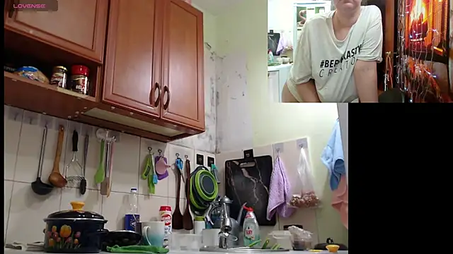 Sakura Green online show from September 2025 07:08:01 PM