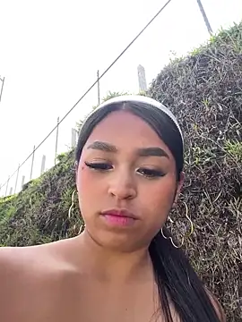 Snapshot of Juli_Walker chatting on December 2024 02:28:01 PM Juli Walker online show from December 2024 02:28:01 PM