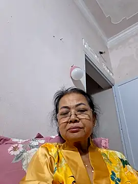 Hotestlove online show from December 2025 12:45:01 PM