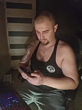 Snapshot of Foxyshaved chatting on October 2025 03:40:01 AM Foxyshaved online show from October 2025 03:40:01 AM