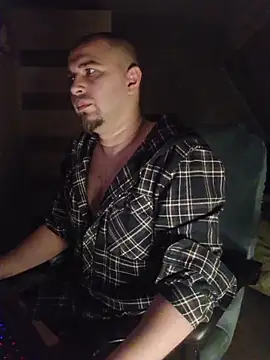 Snapshot of Foxyshaved chatting on November 2025 03:45:02 AM Foxyshaved online show from November 2025 03:45:02 AM