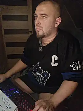 Snapshot of Foxyshaved chatting on November 2025 03:42:02 AM Foxyshaved online show from November 2025 03:42:02 AM