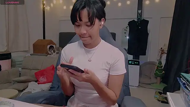 Kana G online show from February 2025 04:11:01 PM