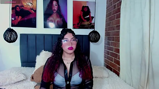 kyliejenner hot online show from May 2026 02:51:02 AM