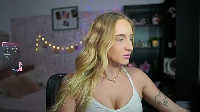 Nicolette  Shea  online show from February 2025 04:59:02 PM