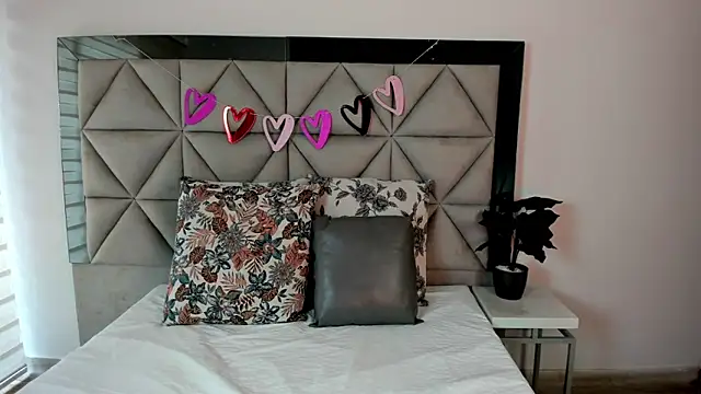 nina pons online show from February 2025 09:53:02 PM