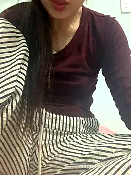 Hoanami online show from November 2025 04:16:02 PM