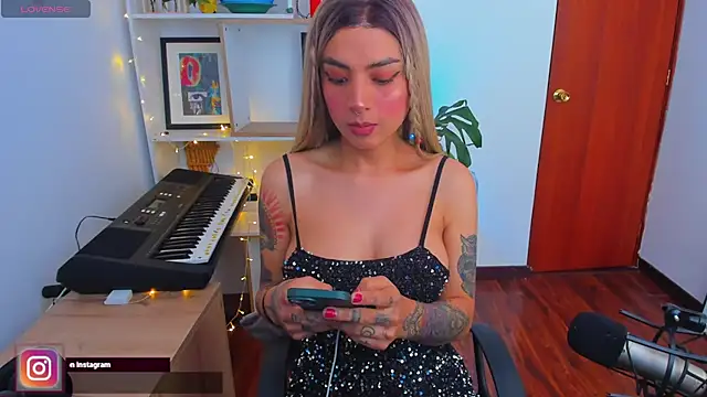 Snapshot of Yeriawaddell_ chatting on December 2024 03:38:02 PM Yeriawaddell online show from December 2024 03:38:02 PM