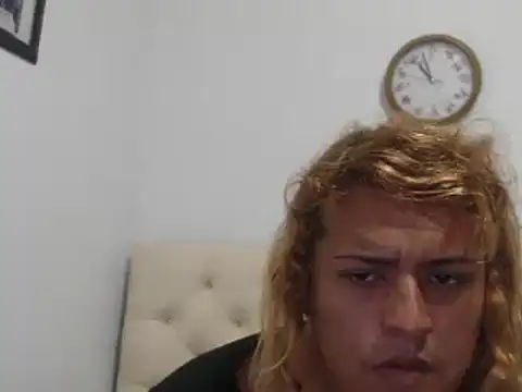 Snapshot of KIARAMARSHALLWELLZ chatting on December 2024 10:37:01 PM KIARAMARSHALLWELLZ online show from December 2024 10:37:01 PM