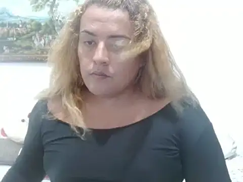 Snapshot of KIARAMARSHALLWELLZ chatting on January 2025 11:43:01 PM KIARAMARSHALLWELLZ online show from January 2025 11:43:01 PM