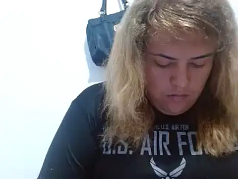 Snapshot of KIARAMARSHALLWELLZ chatting on February 2025 11:51:01 AM KIARAMARSHALLWELLZ online show from February 2025 11:51:01 AM