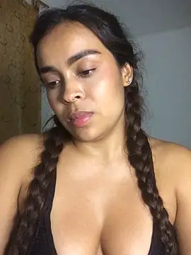 Snapshot of JuanaSimons chatting on January 2026 12:36:02 AM JuanaSimons online show from January 2026 12:36:02 AM