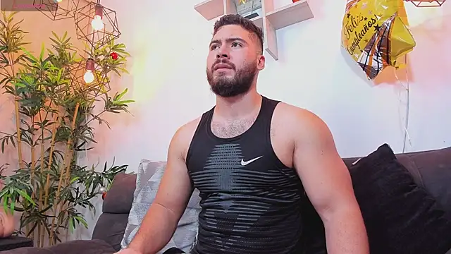 SebastianVilla  online show from April 2026 10:05:02 PM