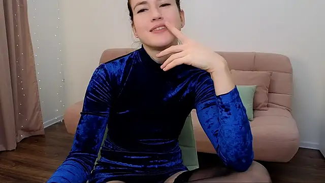 AliciaNewell online show from December 2024 12:01:02 PM