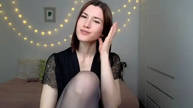 Snapshot of AliciaNewell chatting on June 2026 07:25:01 PM AliciaNewell online show from June 2026 07:25:01 PM