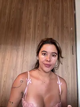 Snapshot of Emilia_Bakerr chatting on May 2026 06:14:02 PM Emilia Bakerr online show from May 2026 06:14:02 PM
