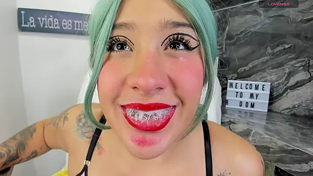 Snapshot of miss_danika chatting on November 2025 11:10:03 AM miss danika online show from November 2025 11:10:03 AM