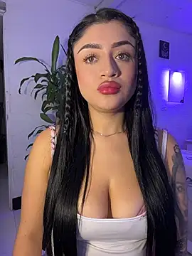 lucianaroy online show from December 2025 01:54:02 AM