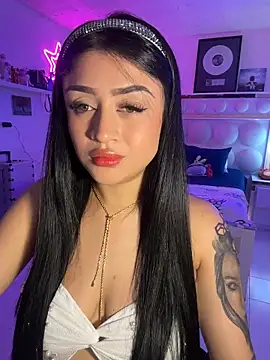 lucianaroy online show from May 2026 12:49:01 AM