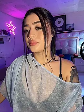 lucianaroy online show from May 2026 04:45:02 PM