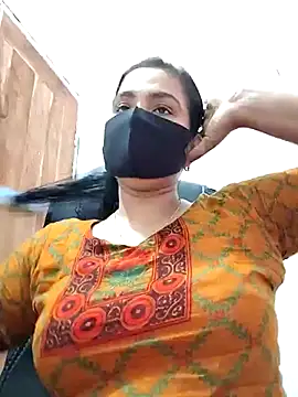 Snapshot of Ritusri_Dotta chatting on February 2025 04:04:01 AM Ritusri Dotta online show from February 2025 04:04:01 AM