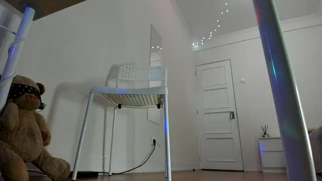 Snapshot of wow-mistress chatting on November 2025 07:57:01 PM wow-mistress online show from November 2025 07:57:01 PM