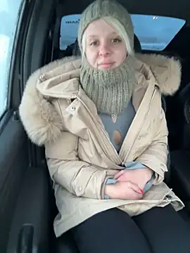 LikaCat online show from November 2025 02:00:01 AM