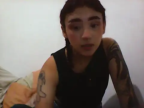 Snapshot of IrisMagiic chatting on January 2025 03:00:02 AM IrisMagiic online show from January 2025 03:00:02 AM