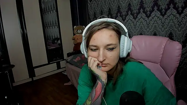 Snapshot of AlexRacc00n chatting on December 2024 12:52:02 AM AlexRacc00n online show from December 2024 12:52:02 AM