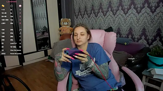 Snapshot of AlexRacc00n chatting on January 2025 06:00:01 AM AlexRacc00n online show from January 2025 06:00:01 AM