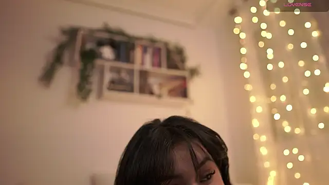 Snapshot of EmilyxRose_- chatting on December 2024 02:30:02 AM EmilyxRose - online show from December 2024 02:30:02 AM