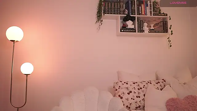 Snapshot of EmilyxRose_- chatting on February 2025 08:36:01 PM EmilyxRose - online show from February 2025 08:36:01 PM