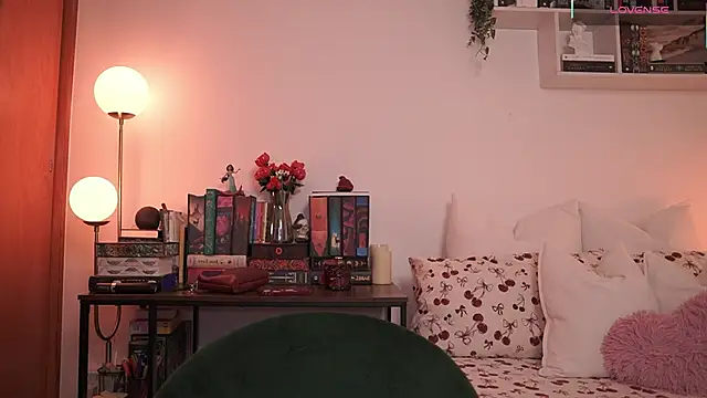 Snapshot of EmilyxRose_- chatting on October 2025 02:15:01 PM EmilyxRose - online show from October 2025 02:15:01 PM