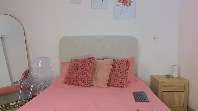 Snapshot of KristennBlue chatting on January 2026 12:42:01 PM KristennBlue online show from January 2026 12:42:01 PM