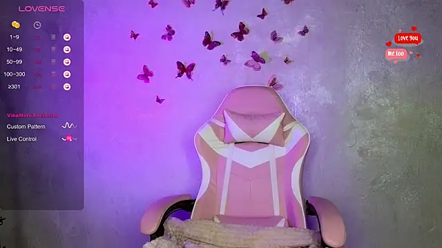 Snapshot of shy_blondiee chatting on September 2025 04:51:02 PM shy blondiee online show from September 2025 04:51:02 PM