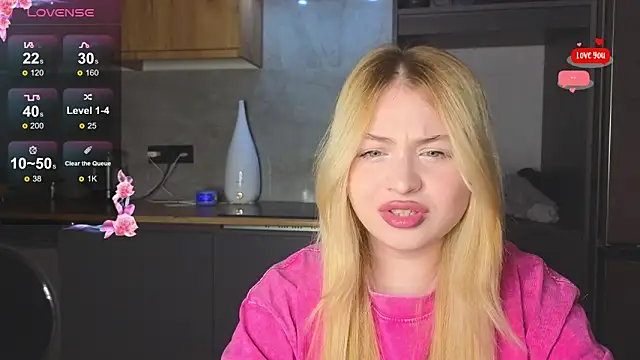 Snapshot of shy_blondiee chatting on February 2026 05:30:02 PM shy blondiee online show from February 2026 05:30:02 PM