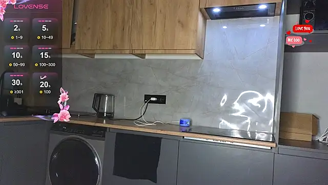 Snapshot of shy_blondiee chatting on February 2026 08:12:02 PM shy blondiee online show from February 2026 08:12:02 PM