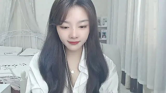 Snapshot of Jenny-Z chatting on April 2026 01:42:02 AM Jenny-Z online show from April 2026 01:42:02 AM