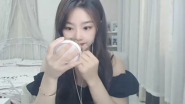 Snapshot of Jenny-Z chatting on May 2026 01:44:01 AM Jenny-Z online show from May 2026 01:44:01 AM