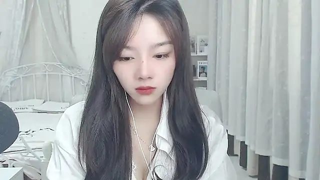 Snapshot of Jenny-Z chatting on May 2026 01:46:01 AM Jenny-Z online show from May 2026 01:46:01 AM