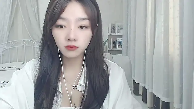 Snapshot of Jenny-Z chatting on May 2026 01:33:02 AM Jenny-Z online show from May 2026 01:33:02 AM